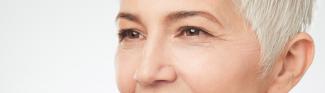 Augenringe entfernen und Tränenfurchen mit Hyaluronsäure behandeln/Zürich Schweiz